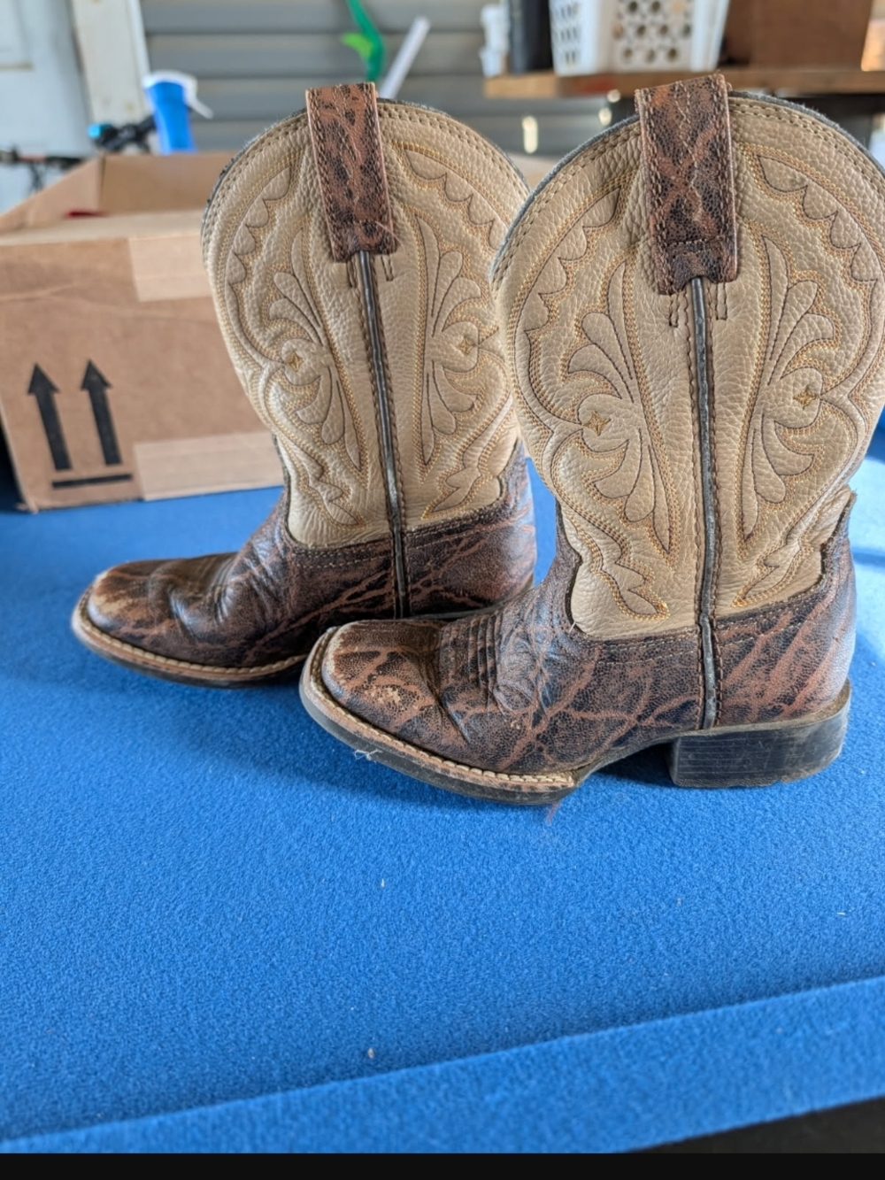 Kids Ariat Brown Leather Western Boot Interior Label